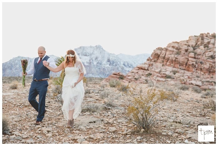 Winter Small Wedding in Calico Basin in Red Rock Canyon